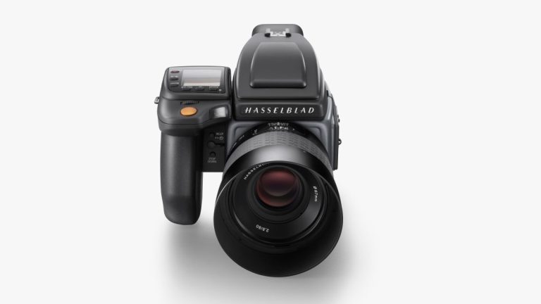 DSLR cameras are dead – even Hasselblad is switching to mirrorless instead
